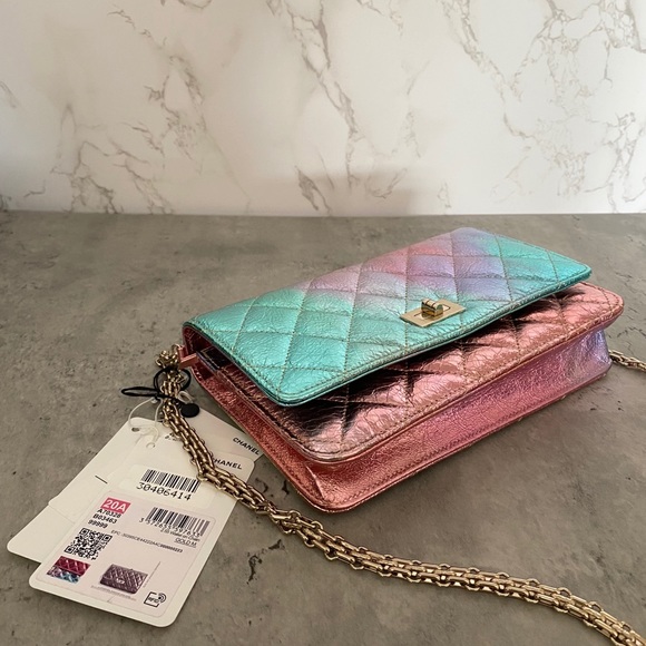 Chanel rainbow reissue wallet on chain - Picture 6 of 16